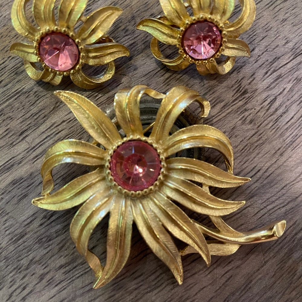 Signed Trifari Jewelry | 80s Vintage